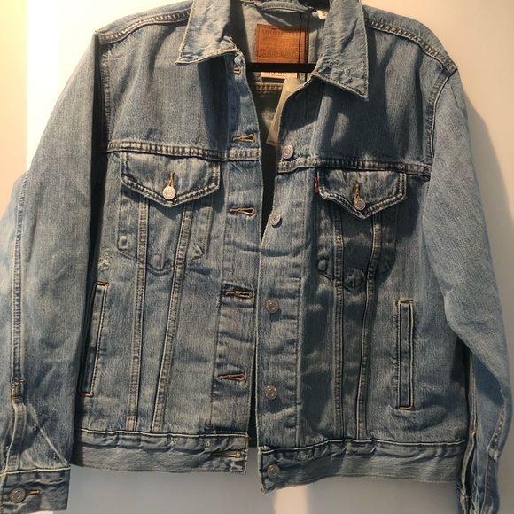 Levi's Jackets & Blazers - NWT Levi’s ex-boyfriend trucker jean jacket large